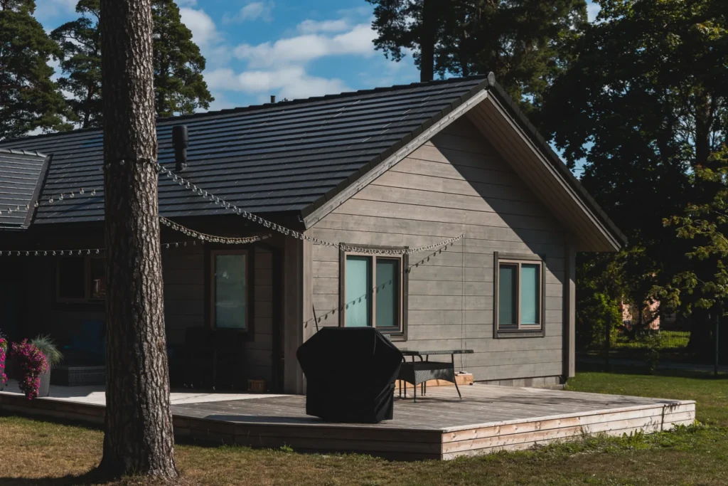 tag med solceller indbygget i funkis tag